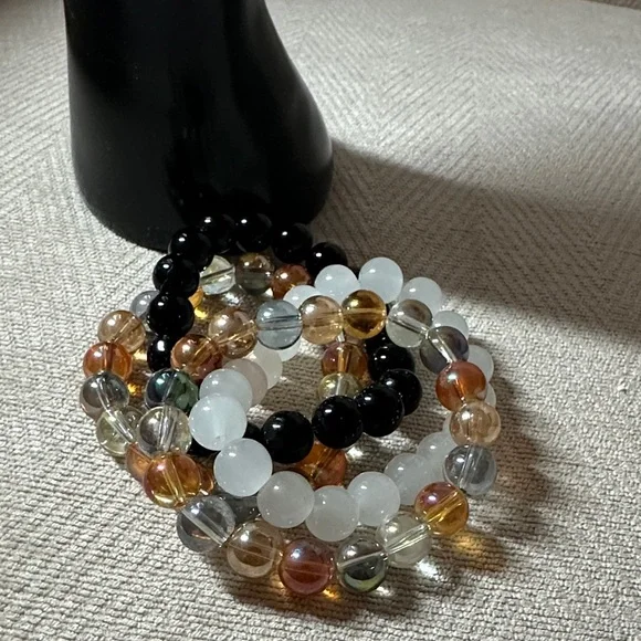 Bracelets Multi-Color Beaded Bracelet Set of (4) - Picture 5 of 5